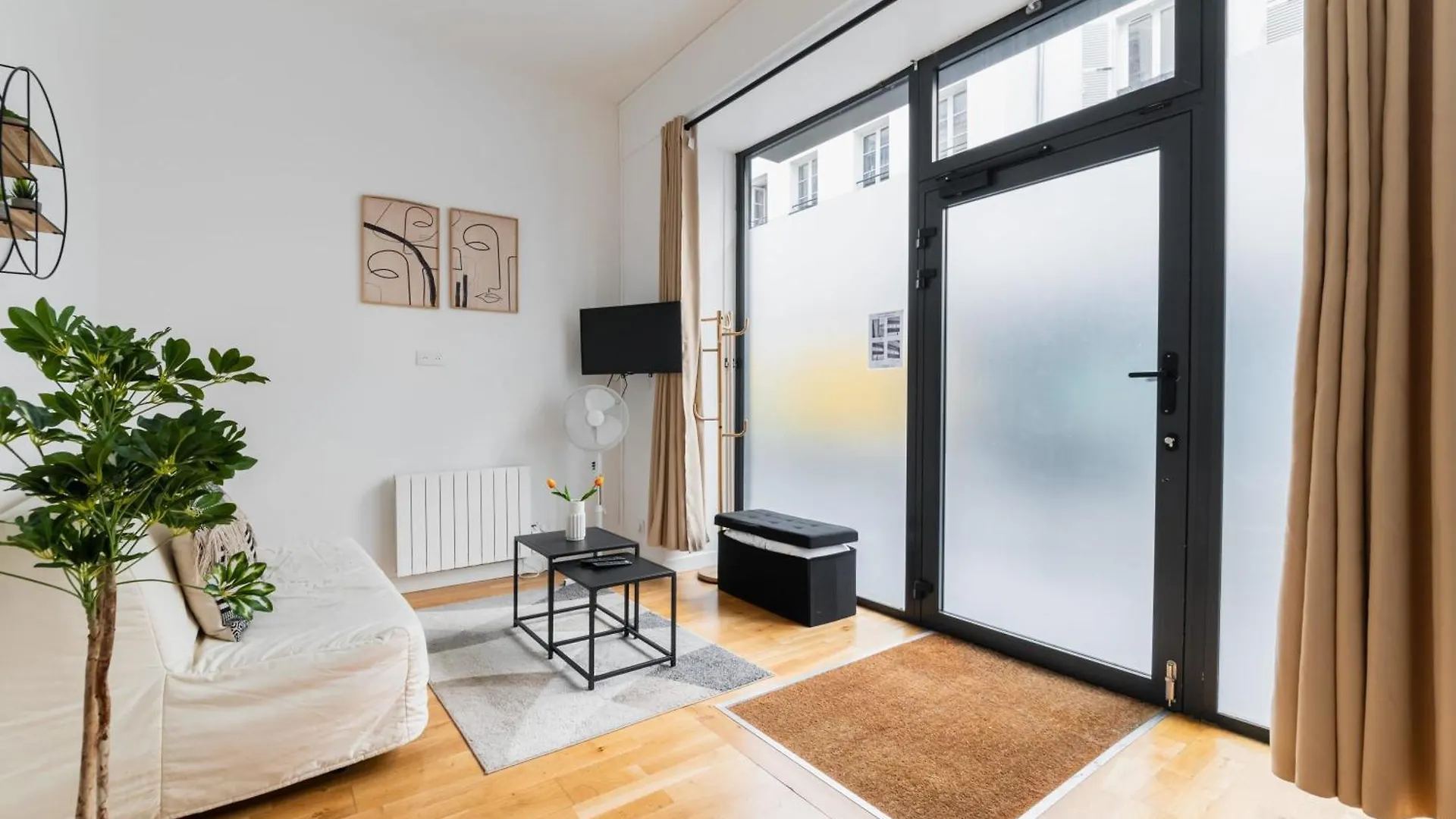 Апартаменты Bel Cosy Situe Pres Des Halles - 4p
